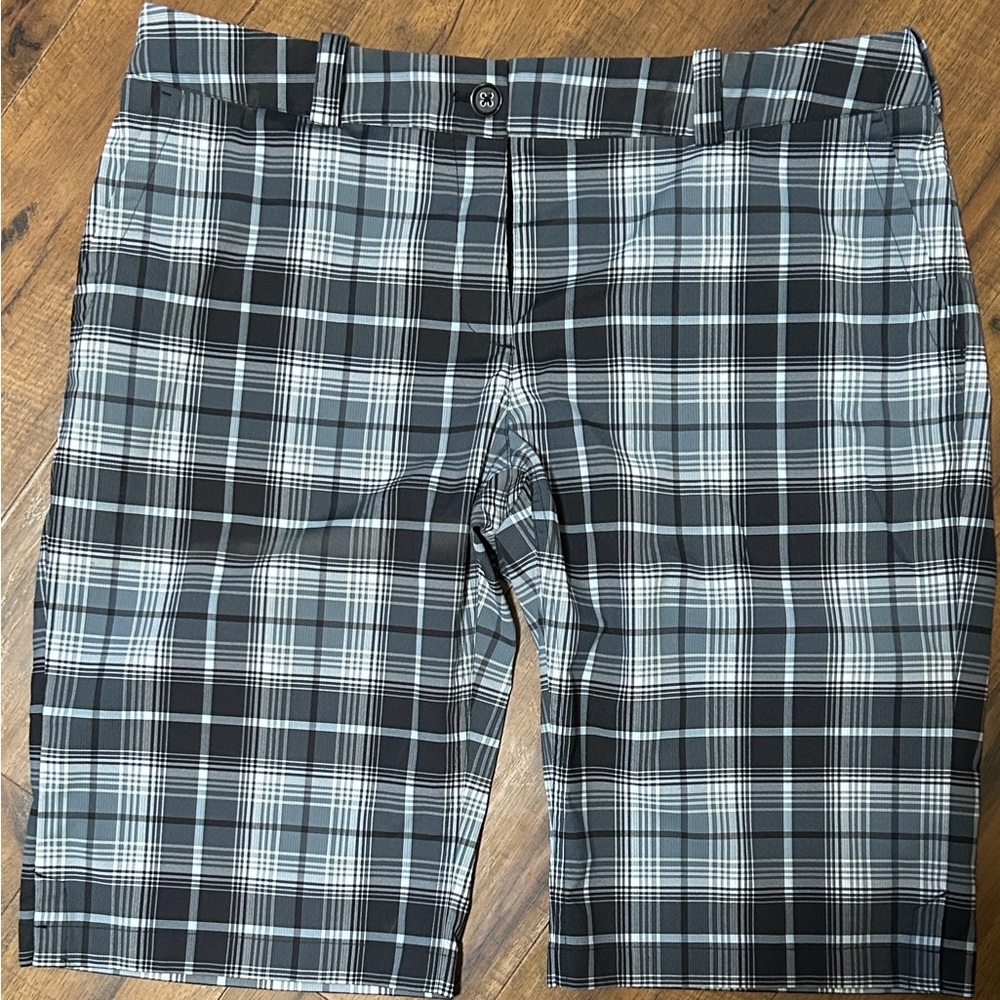 Nike Golf Dri-fit shorts good condition